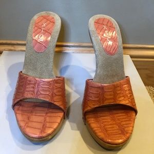 *NWOT* XTC Pink Snakeskin Stiletto